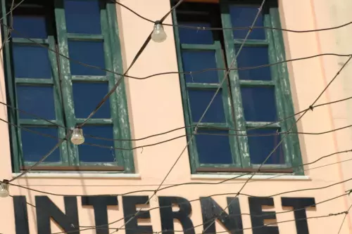 Internet Cafe Aufschrift
